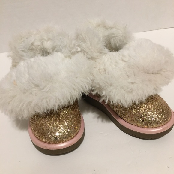 Juicy Couture
Windsor Glitter Faux Fur Boot  6 - Picture 3 of 7